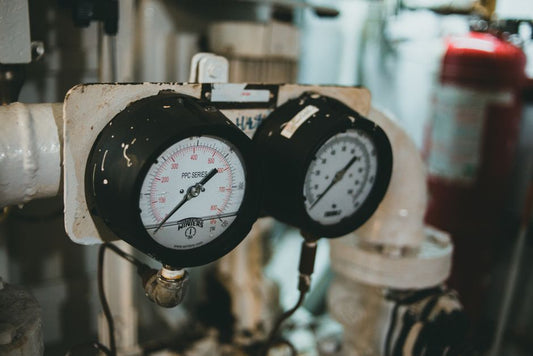 Tire Pressure Monitor vs Old-School Gauge: Pros and Cons of Digital vs Analog Tire Care Tools