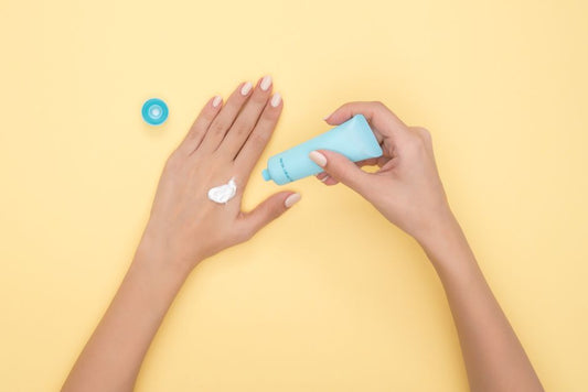 The Complete Guide to Sunscreen for Dry Skin: Lock in Moisture Without the Grease