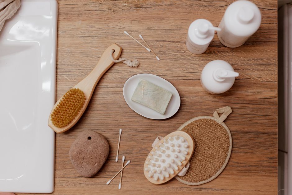 Green Beauty and Skincare on a Rental: Tips for Eco-Friendly Renters