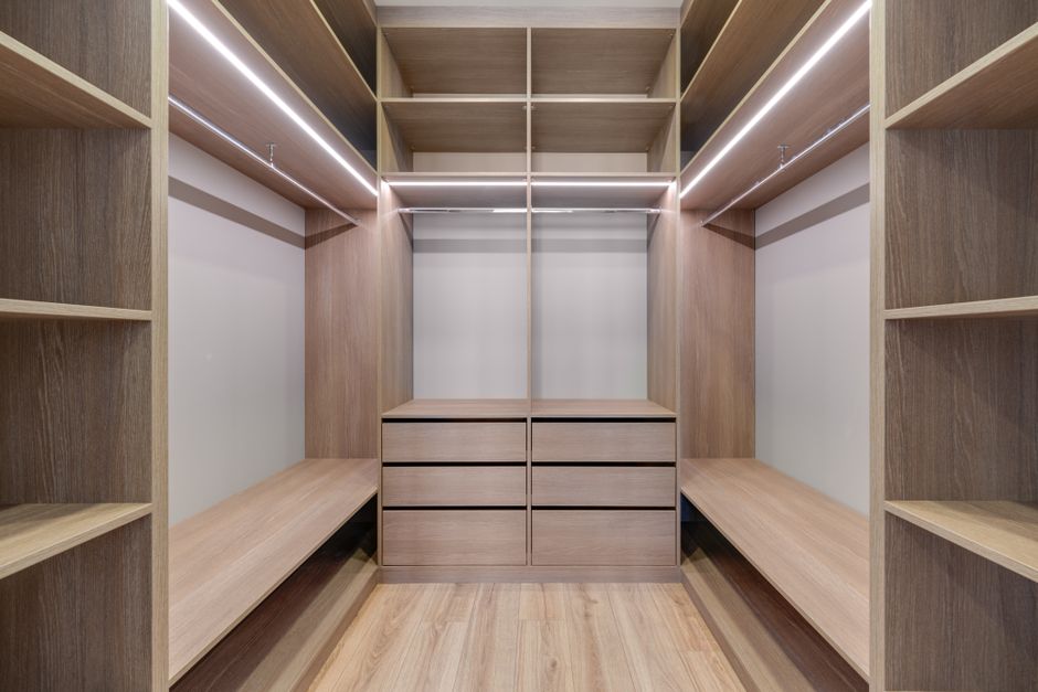 Essential Safety Tips for Custom Closet Building and Organization