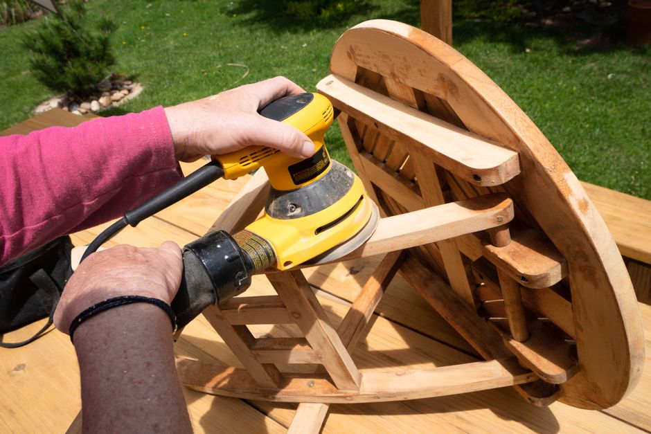 Professional Tips for Restoring and Protecting Outdoor Furniture: The Complete Practical Guide