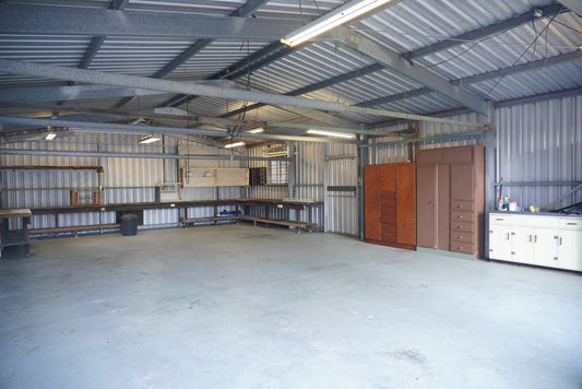 The Minimalist Garage: How to Organize Without Overstuffing