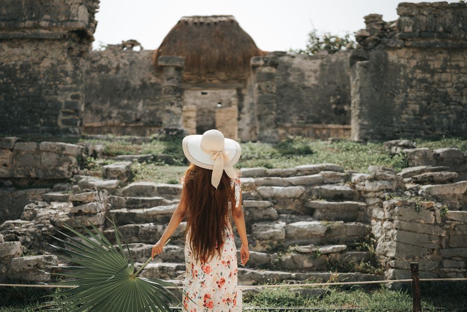 How to Build a Capsule Wardrobe for Long-Term Travel: A Step-by-Step Guide
