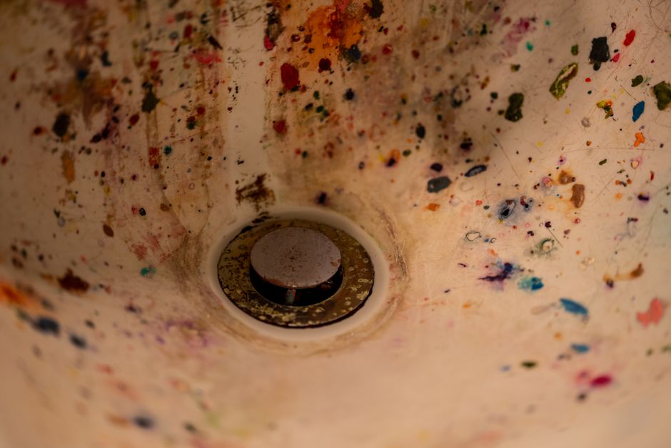 The Complete Guide to Removing Tough Sink Drain Stains Without Harsh Chemicals