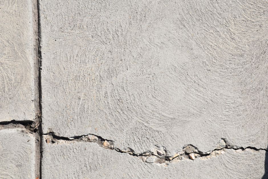 Driveway Crack Repair That Actually Lasts: A Permanent Solution for Concrete and Asphalt