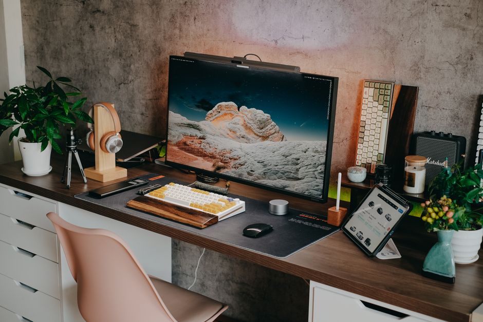 The Forgotten Surface: Desk Organization Ideas That Actually Work