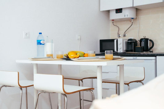 How to Clean a Microwave with Lemon and Vinegar: A Step-by-Step Guide