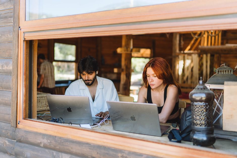 The Digital Nomad Airborne Transition: From Co-Working to Cloud Gate