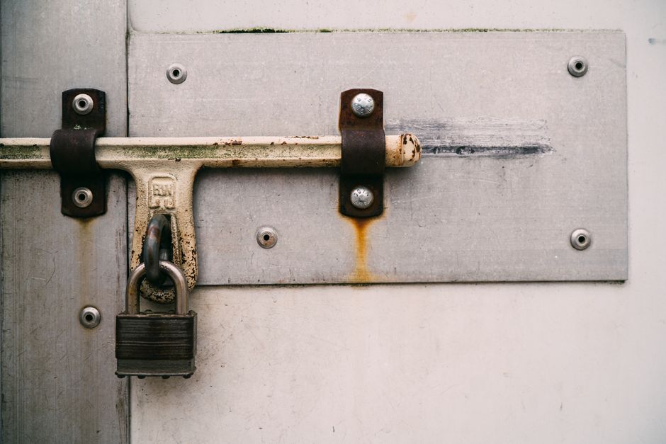 How to Fix a Sagging Gate Without Professional Help