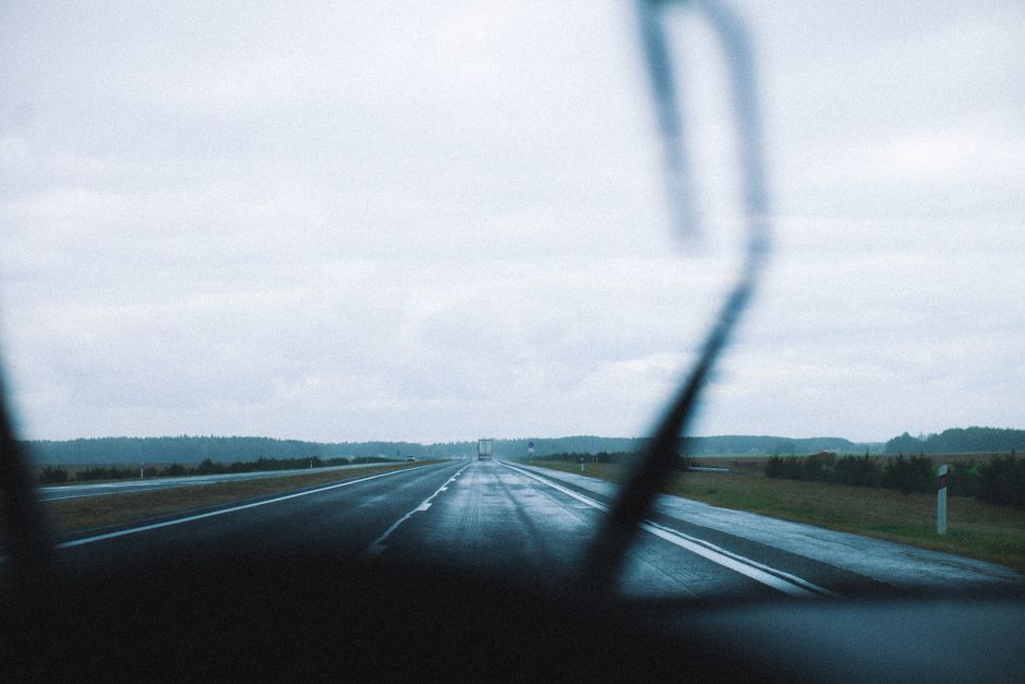 The Long-Distance Windshield Care System: Essential Prep and Tools for Epic Road Trips