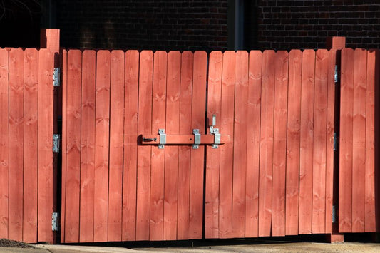 Apartment Fence and Gate Repair: Essential DIY Solutions for Small Spaces