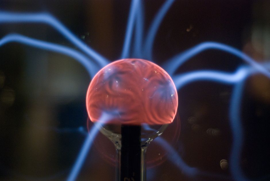 The Science of Static Electricity in Natural Fiber Clothing: Why Your Wardrobe Spontaneously Sparks and How to Neutralize It Forever