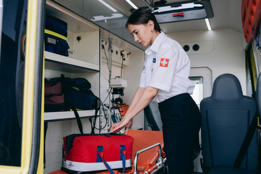 The Overlooked Safety Layer: How Your Travel Insurance Interacts with Your Vehicle Emergency Kit