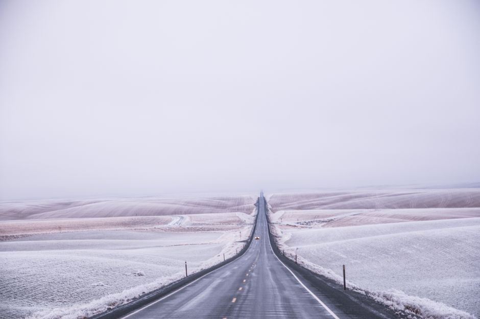 How to Prepare an Emergency Kit for Long-Distance Winter Road Trips