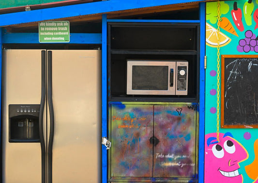 How to Remove Burnt Smell from Your Microwave After Overheating Food
