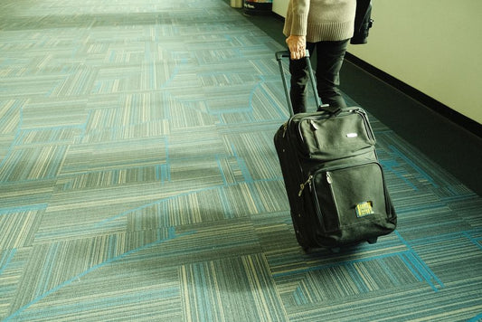 The Solo Traveler’s Complete Guide to Surviving Long Flights: Essential Gear for a Stress-Free Journey