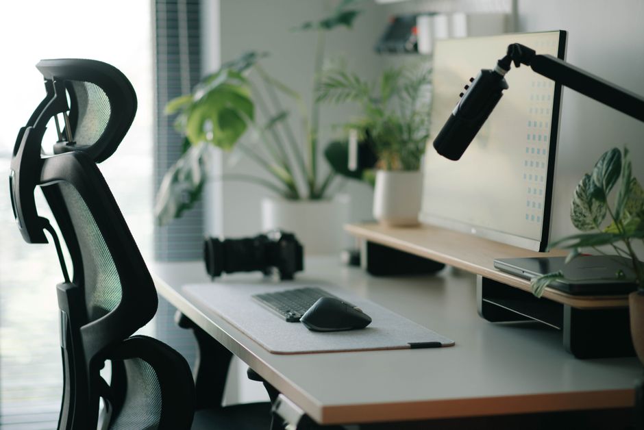 How to Improve Posture While Working From Home: Simple Desk Ergonomics and Stretches
