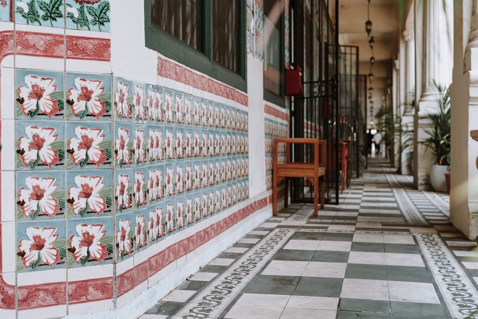 Grout Cleaning for Renters: How to Restore Tiles Without Damaging Your Deposit