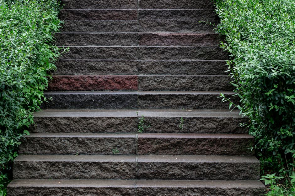 How to Build a Weekend Garden Path: A Complete DIY Hardscaping Guide