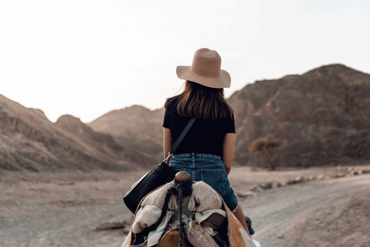 How to Build a Capsule Wardrobe for Digital Nomads Living Out of a Backpack