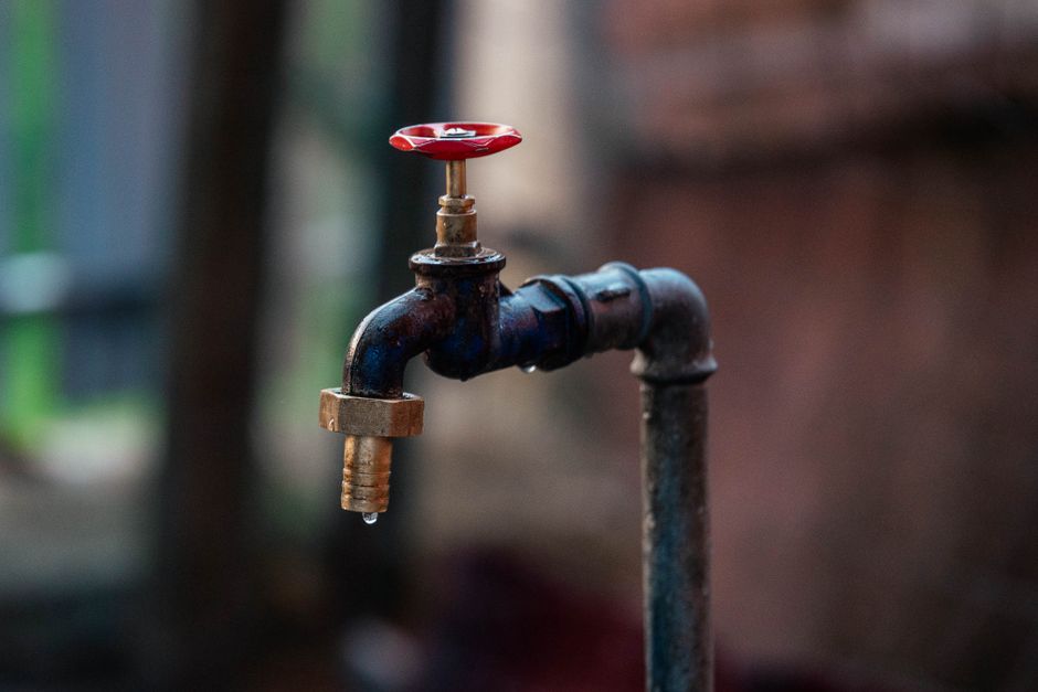 How to Prevent Energy Loss Before It Starts: A Complete Guide to Stopping Drafts, Leaks, and Waste