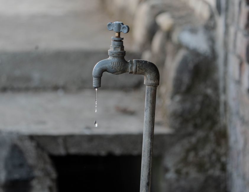 How to Fix a Dripping Faucet Without a Plumber: Step-by-Step Guide for DIYers