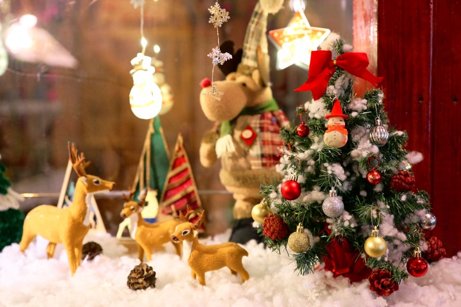 How to Declutter Holiday Decorations Before Storing Them Away