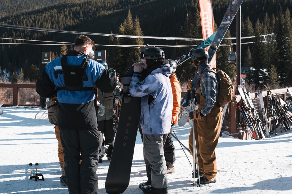 The Complete Ski Trip Preparation Checklist: Essential Gear and Practical Systems for a Stress-Free Mountain Adventure