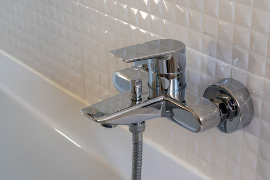 The Dos and Don'ts of Shower and Bathtub Cleaning: Essential Rules for a Lasting Sparkle