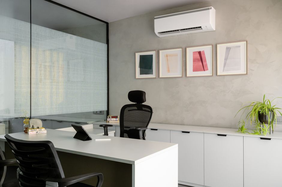 How to Organize a Small Home Office Without Overcrowding