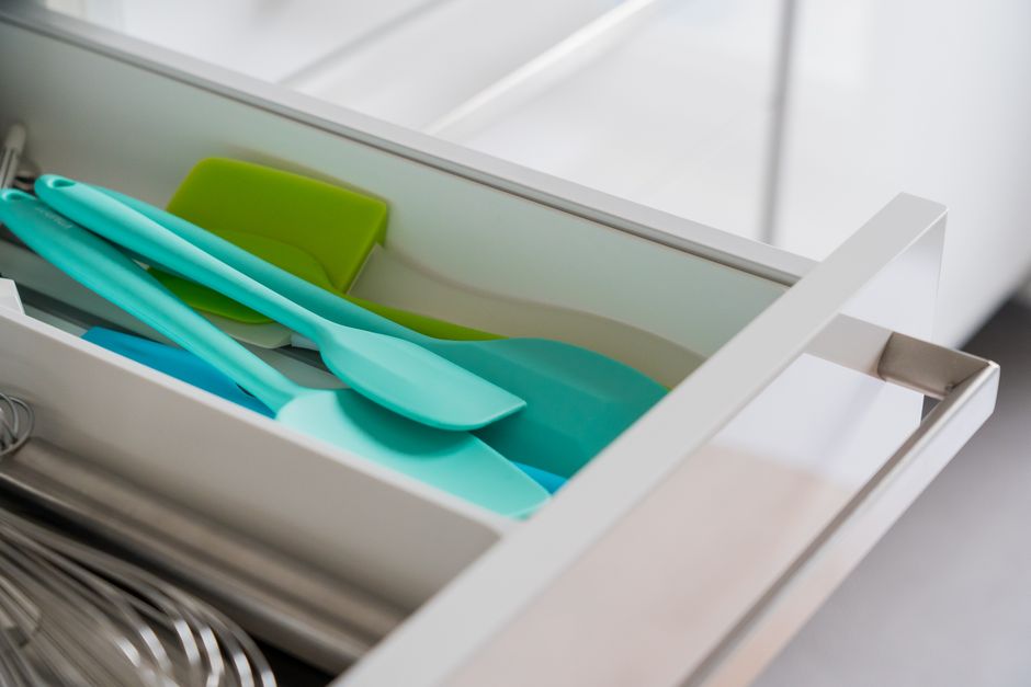 The Ultimate Guide to Organizing Kitchen Drawers in a College Dorm