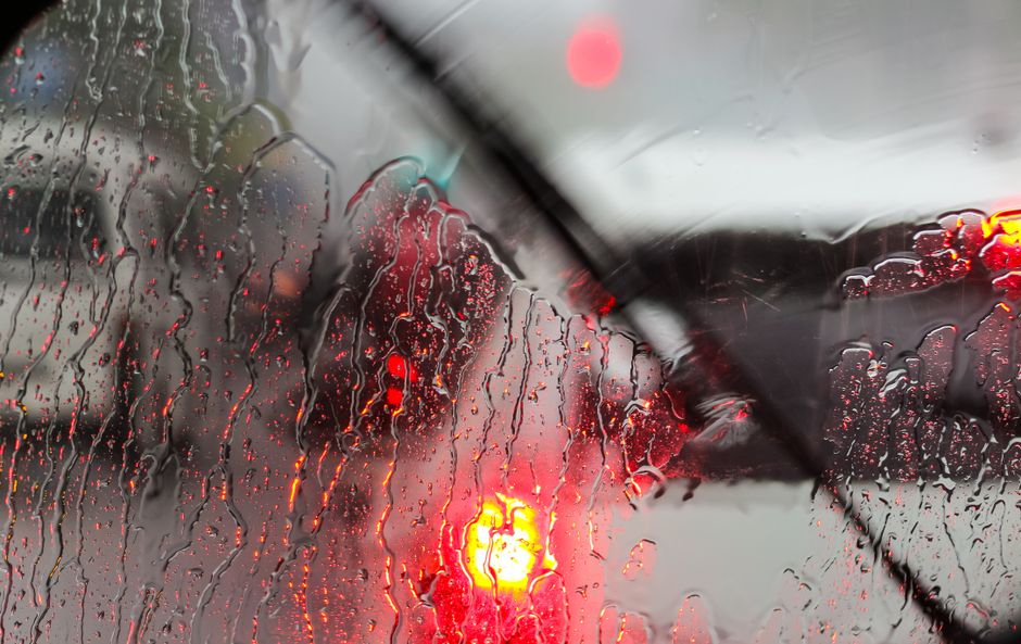 Windshield Streaks and Noise: A Troubleshooting Guide for Clearer and Safer Driving
