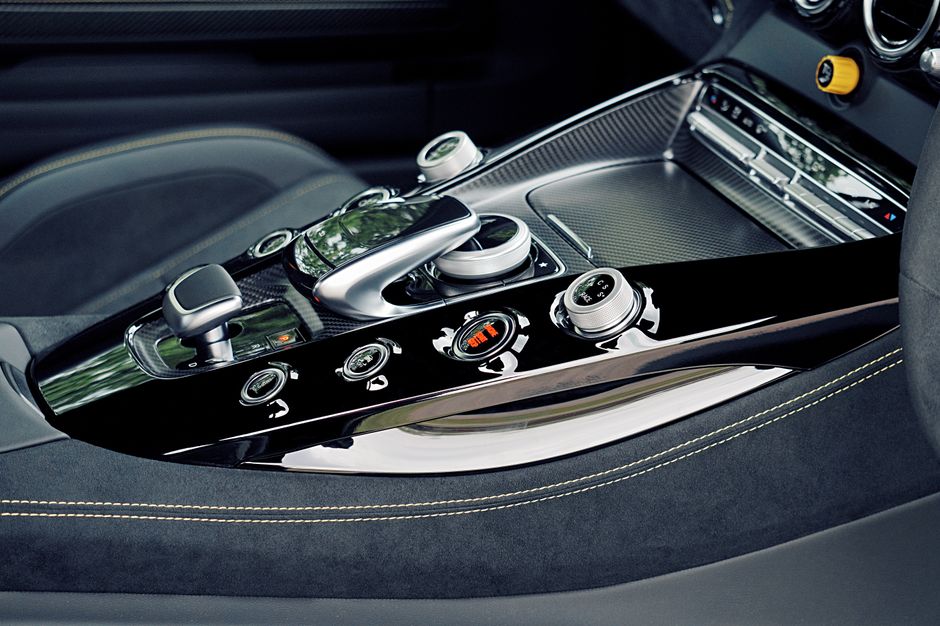 How to Keep Your Car Interior Spotless: A Step-by-Step Guide for a Pristine Cabin