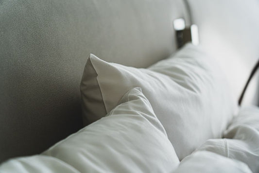 The Pillow Cleaning Manual: The Essential Dos and Don'ts for a Fresh, Healthy Sleep Surface