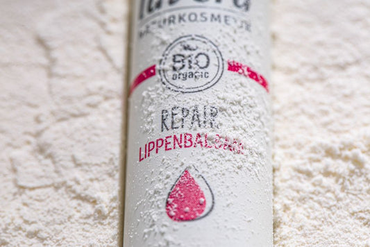 Lip Care for Combination Skin: The Complete Guide to Balanced Hydration Without Overloading
