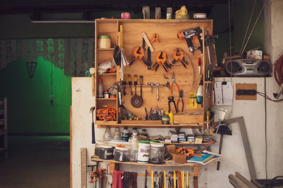 The Renters Guide to Bedroom Organization: No-Drill, No-Mark Solutions That Actually Work