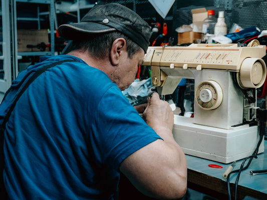 When to DIY vs Professional for Checked Luggage Repairs and Modifications