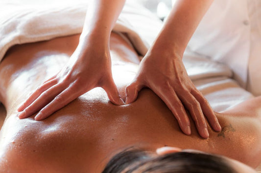 Winter Neck and Back Pain Relief: Strategies for Cold-Weather Comfort