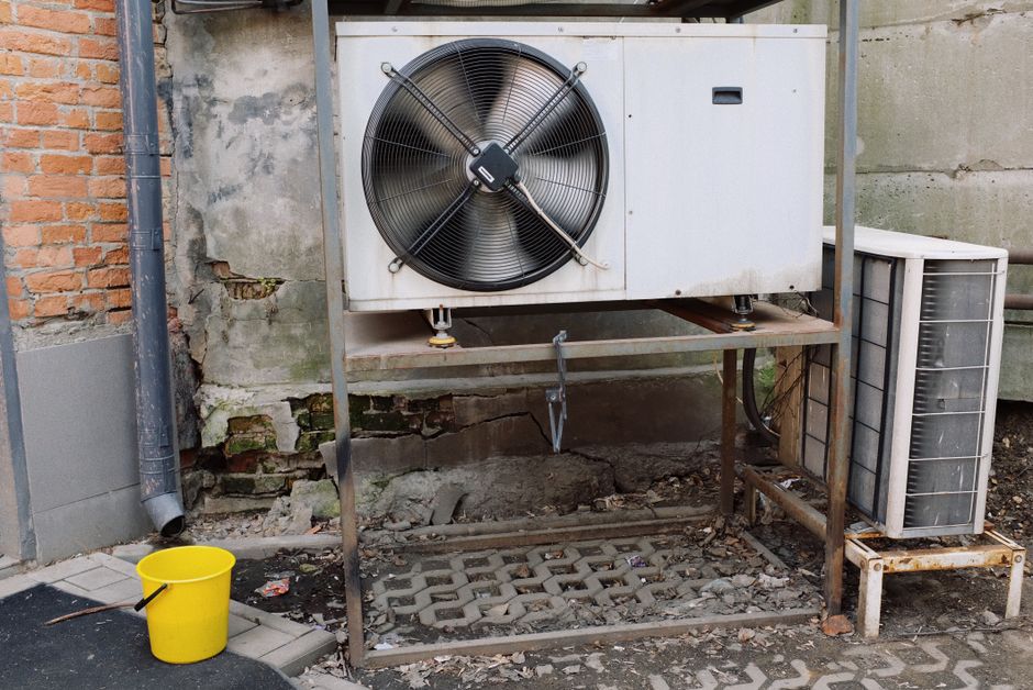 Keep Your Cool Without Calling the Pros: HVAC Maintenance with Basic Tools Only