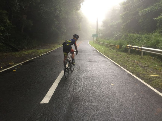 The Solo Cyclist's Silent Partner: A Complete Guide to Packing Light Without Sacrificing Safety