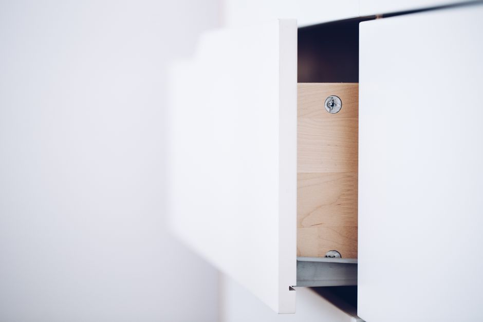 Bathroom Storage Systems That Actually Work: From Overflowing Drawers to Functional Peace