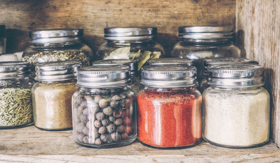 The Complete Guide to Maximizing Vertical Space for Spice Rack Organization