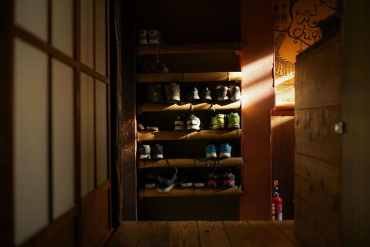 The Renter's Guide to Shoe Storage: 7 Non-Permanent Systems That Actually Work