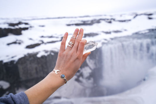 The Dos and Don'ts of Cleaning Jewelry and Accessories: A Complete Guide
