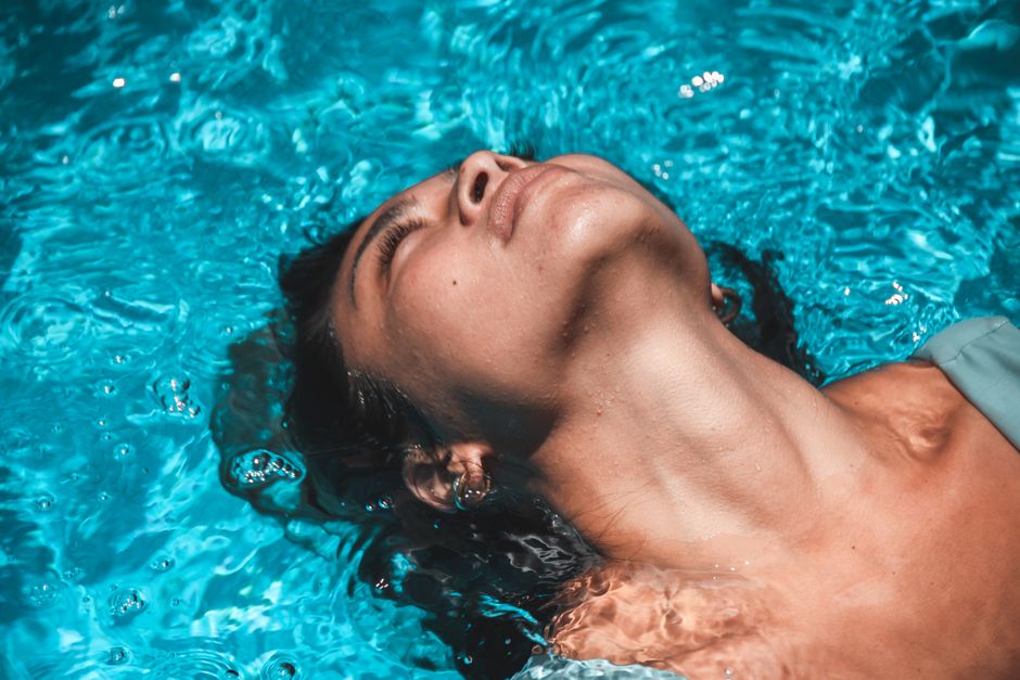 Sensitive Skin Care in Summer: The Complete Guide to Cooling, Soothing, and Protecting Reactive Skin