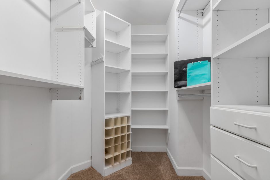 Mudroom Storage Systems for Active Families: A Complete Guide to Daily Drop Zone Organization