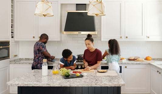 The Essential Kitchen for Cooking for One: A Family-Sized Guide to Smart Meals