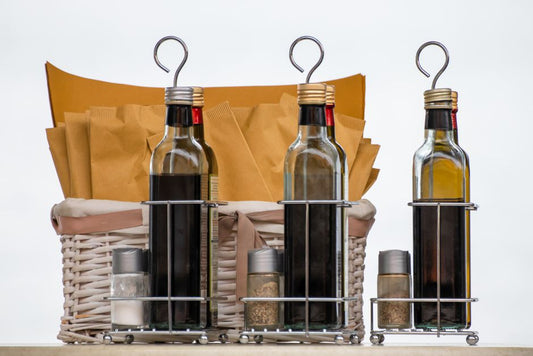 The Ultimate Guide to Vinegar Cleaning: Essential Tools and Products You Need