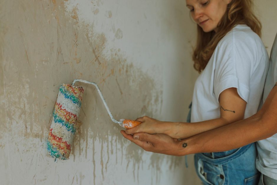 Wallpaper vs Paint vs Other Wall Treatments: A Cost Comparison Guide