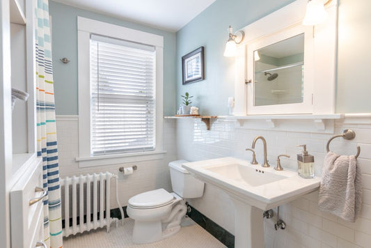 The Overlooked Vertical Foot: How to Maximize Bathroom Storage Without Renovation